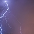 Nevreme i udari groma izazvali požare u Holandiji, dve osobe povređene