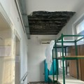 Da li se u KCV-u obrušio plafon ili je reč o sanaciji? Fotografija uznemirila javnost