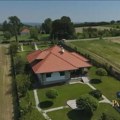 Pobegao iz gradske vreve i pronašao svoj raj: Naš pevač na Kosmaju gaji voće i povrće, a kuću je sam uredio (FOTO)