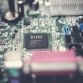 Intel nadmašio očekivanja u drugom kvartalu, izgledi poboljšani
