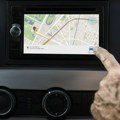 Holandija: Prateći uputstva navigacije završio zaglavljen na stepenicama