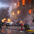 (Foto, video) Bukte požari širom Kijeva, pogođen sam centar grada, nemilosrdni napadi na prestonicu ne prestaju satima! Ima…