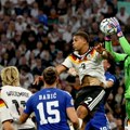 Golman Đorđe Petrović iščekuje prinovu i neće braniti gol Srbije protiv Holandije