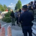 "Nacija za izučavati": Građani aplauzom i ovacijama dočekali uhapšene policajce, bura na društvenim mrežama (video)