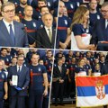 Vučić uručio državnu zastavu olimpijskom timu Srbije Za zlato 200.000 €: Sebe ste žrtvovali da nešto veliko donesete…