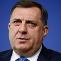 Dodik stigao u Sud BiH: Dočekan pesmom i aplauzom, veliki broj građana pružio podršku predsedniku RS (video)