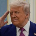 Trump poručio najvećem svetskom lancu trgovina: "Progutajte carine"