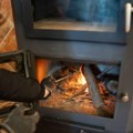 Nema kuće u Srbiji koja je nema, a ne znaju koliko je štetna - peći na drva u domaćinstvima ozbiljno oštećuju pluća, rizik…