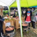 Majstori u pripremanju ajvara ukrštaju kašike u nedelju kod Beogradske kapije