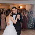 Mladenci za prvi ples izabrali najneobičniju pesmu ikada! Kad su krenuli prvi taktovi, gostima nije bilo dobro: "Bila sam…