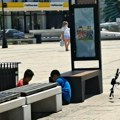 Čitaoci javljaju: Kad vrućina zatekne male Leskovčane na Gradskom trgu