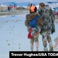 Jedan smrtni slučaj, hiljade zaglavljenih u blatu na festivalu u SAD