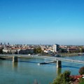 Dunav potopio i Štrand: Vire samo vrhovi suncobrana
