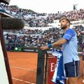 Incident u rimu! Francuz pravi haos na meču protiv Novaka: Mute odvalio poklopac sa mreže, pa ušao u verbalni rat sa sudijom