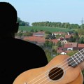 "Čovek sa ukuleleom" mesecima teroriše selo, meštani u strahu: Očuh kaže da je za sve kriva...
