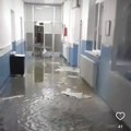 Na mrežama se deli video poplave na odeljenju Urologije, UKC Kragujevac bez informacije (VIDEO)