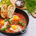 Šakšuka: Recept za brzo i ukusno jelo koje je kao stvoreno za letnje vrućine