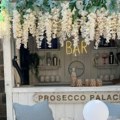 Spojili su lepo sa korisnim i napravili bar u dvorištu Potrošili su malo para, a sad uživaju i - zarađuju