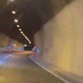 Snimak iz tunela frapirao narod! Kolona auta trubi, ne mogu da prođu - svi u neverici zbog prizora ispred: "Ovo je nenormalno!