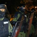 Priznali krivicu za napad na policiju: Uslovne kazne zatvora za dvojicu demonstranata zbog nasilja u Beogradu