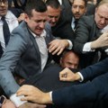 Povratak u pretpolitičko društvo: Kako smo došli do tačke u kojoj se političkom protivniku želi sve najgore
