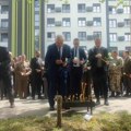 Ruže i sveće za 54 vojnika tuzlanske kolone - Skup obezbeđivao veliki broj pripadnika policije