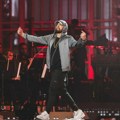 Eminem stavio na aukciju više od 100 pari potpisanih patika