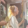 Trener Zvezde u gradskom prevozu u Beogradu: Kao sav normalan svet, Ibon Navaro uslikan u autobusu