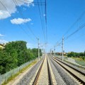 Kvar na putnim prelazima u Lazarevcu: Vozovi se zaustavljaju, apel na oprez u saobraćaju