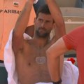 Novak tražio medicinski tajmaut, publika ga sramno izviždala, a onda su dobili odgovor Srbina