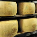 Italijan poginuo kada su se na njega sručile hiljade teških kolutova sira