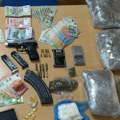 "Pali" dileri iz Sombora: Policija im u stanu pronašla drogu, oružje i skoro dva i po miliona dinara