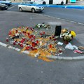 Dan posle tragedije u Novom Sadu, Srbija žali za stradalima: Građani pale sveće, ostavljaju cveće i igračke! Nadležne…