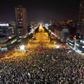 Požar, suzavac, fekalije i farba: Najveći protest ikada u Novom Sadu