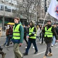 Blokade i tišina za stradale u Novom Sadu, taksisti vraćaju studente posle protesta u Kragujevcu