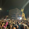 Studenti uz vatromet dočekani u Kruševcu! Veličanstveni prizori svečanog dočeka! (VIDEO)