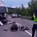 Teška saobraćajna nezgoda na iriškom vencu: Sudarili se kamion i automobil, prizor jeziv: Putničko vozilo od siline udara…