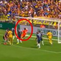 Bivši štoper Zvezde video jedan od najsmešnijih autogolova ikad: Golman ispao smešan na Mundijalu za klubove