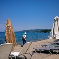 Panika među Srbima u Grčkoj! Ovi insekti ih opkolili, ne daju im mira, turisti upozoravaju: "Svuda su, i lokalci u šoku!"