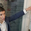 "Gore imate tonu pikavaca": Ana Brnabić i Dejan Vuk Stanković u SKC nakon što su ga napustili studenti u blokadi (video)