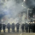„Majko, danas su me na protestu krvnički pretukli. Slomili su mi vilicu, a mog druga su udarali pendrecima“: Pismo studenata…