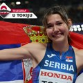 Fotografije za ponos cele Srbije: Angelina Topić stoji sa osmehom i trobojkom na stadionu u Tokiju!