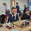 Šah: Devojke superiorne, momci u borbi za medalju
