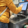 Da li je korišćenje samouslužnih kasa isplativo? Sindikati upozoravaju na važnu stvar