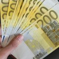 Radnicima 20.000 evra bonusa: Evropski gigant plaća zaposlenima da ne odu