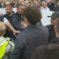 U Nišu dva skupa - studenti i aktivisti SNS: Došlo do guranja, bez većih incidenata