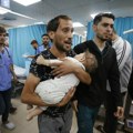 "Miris smrti je svuda oko nas": More mrtvih ispred bolnice u Gazi nakon napada, zastrašujuće fotografije pokazuju razmeru…