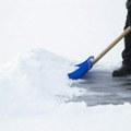 Zbog obilnih snežnih padavina u Rumuniji i Moldaviji jedna osoba poginula: Zatvoreni putevi