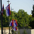 Postavljanje zastava povodom obeležavanja Dana državnosti