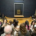 Zbog ogromnog broja posetilaca razmatra se preseljenje Mona Lize u zasebnu salu